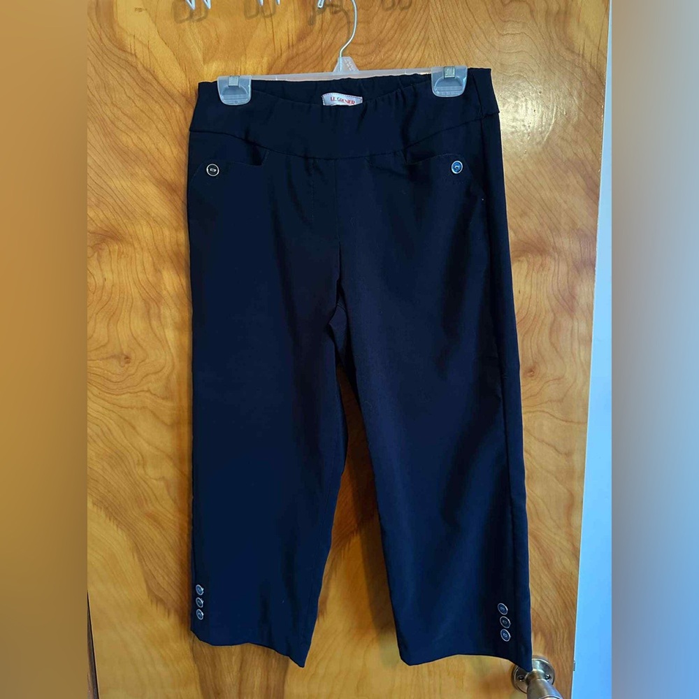Black Cropped Pants with Button Details